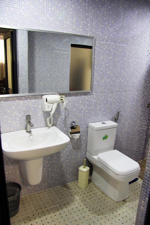 Nice Hotel Yerevan Exterior photo